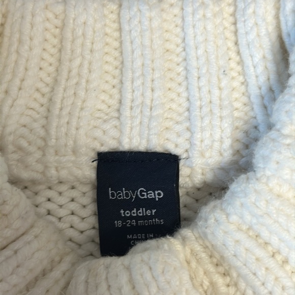GAP - heavy weight knit faux fur cardigan button down sweater. Size 18-24 months - Picture 2 of 3
